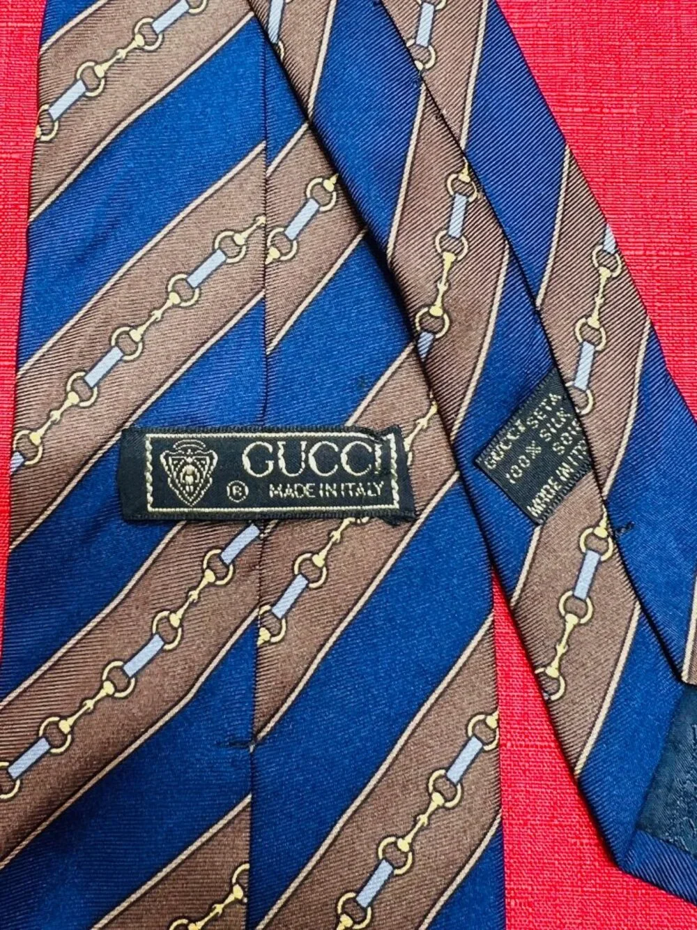 Classic Smooth Gucci Neck-Tie 100% silk blue brown gold striped, Italy Made ( 42